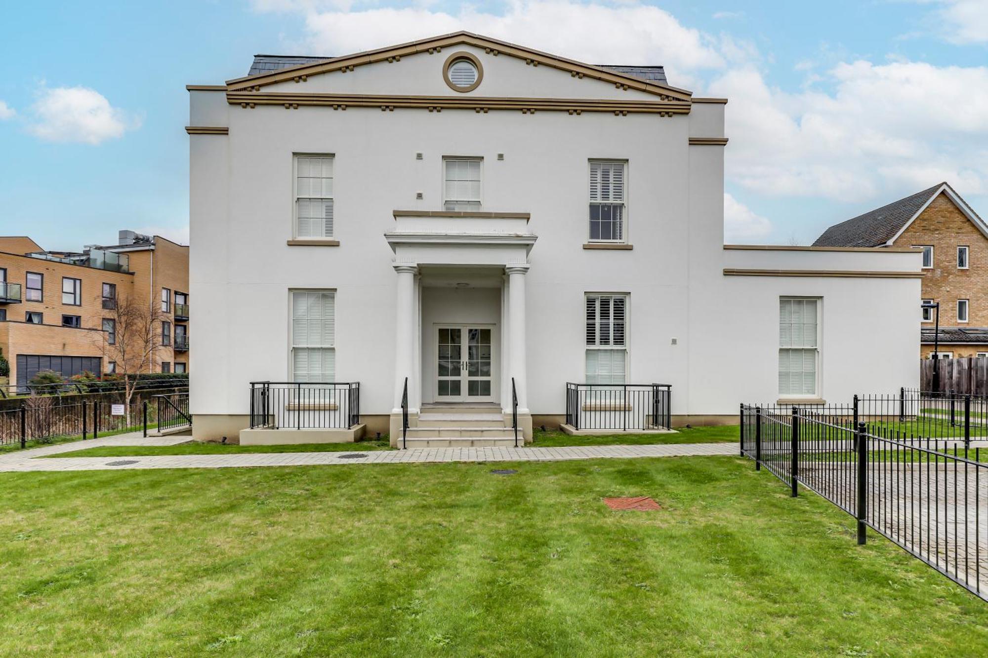 Hertfordshire's Luxury House Хемел-Хемпстед